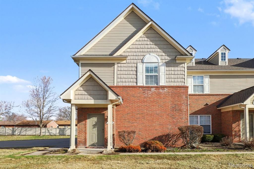 20049 Hidden Oaks Drive , Brownstown Township, MI 48183 Main Photo