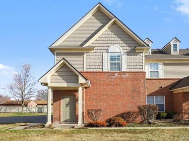 20049 Hidden Oaks Drive , Brownstown Twp, MI 48183