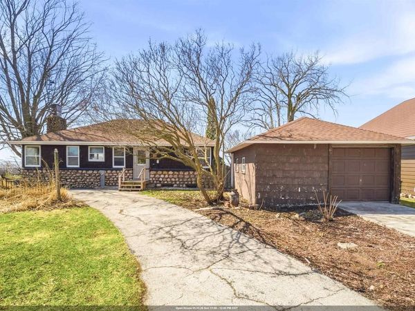 805 PARAMOUNT DRIVE, Chilton, WI 53014