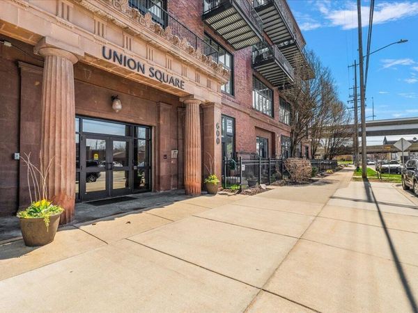 600 Broadway Avenue NW, Unit 421, Grand Rapids, MI 49504