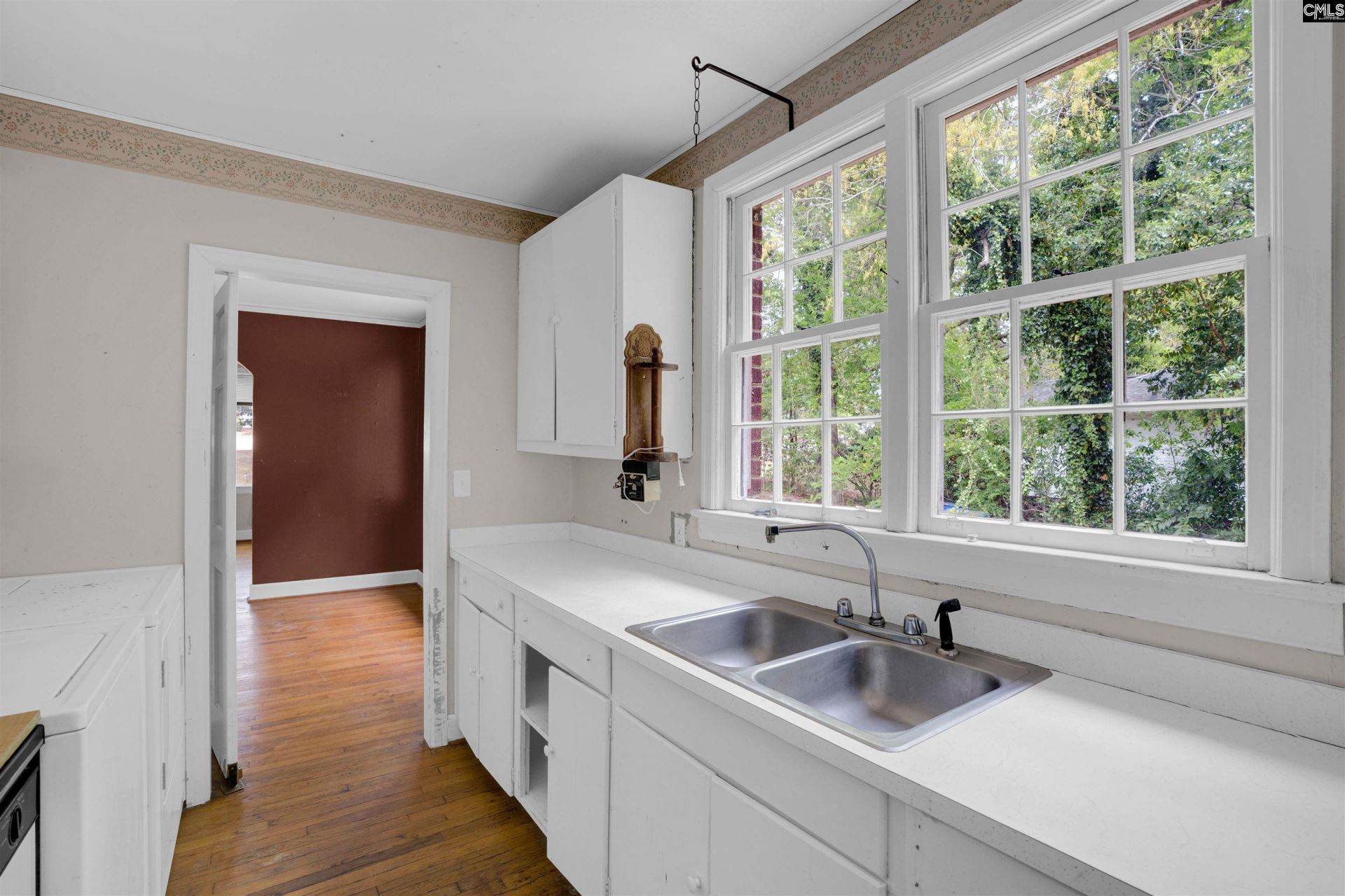 412 N Trenholm Road Photo 9