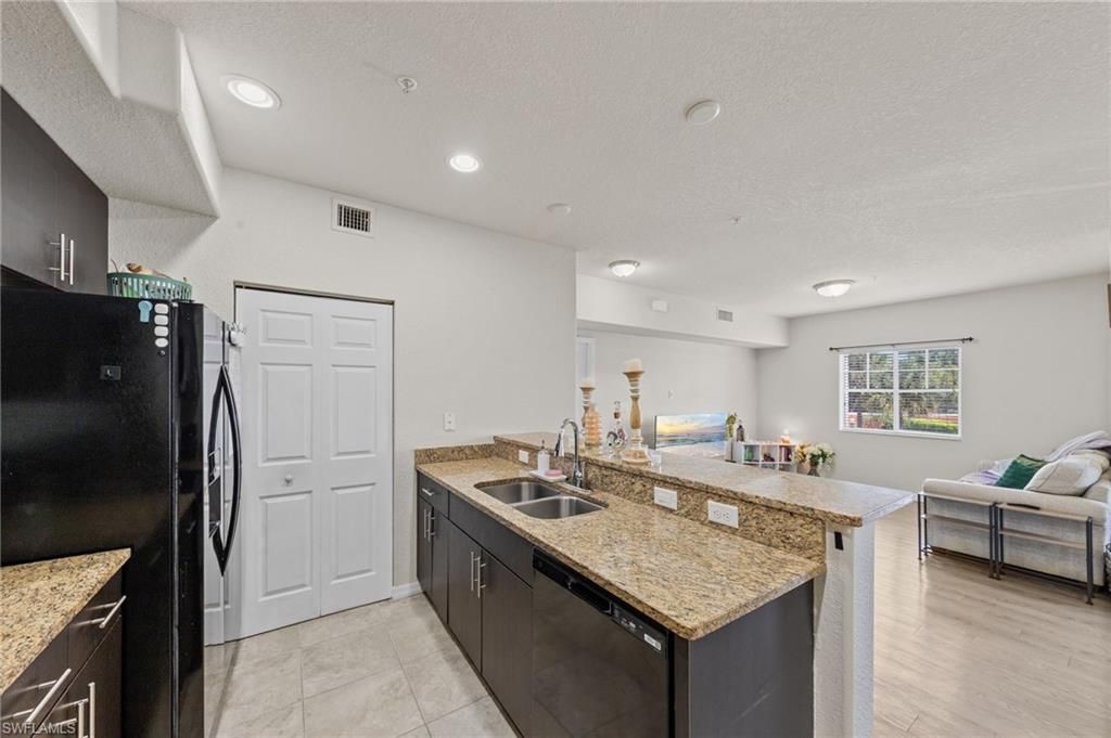 13160 Bella Casa Cir , Unit 2111, Fort Myers, FL 33966 Photo