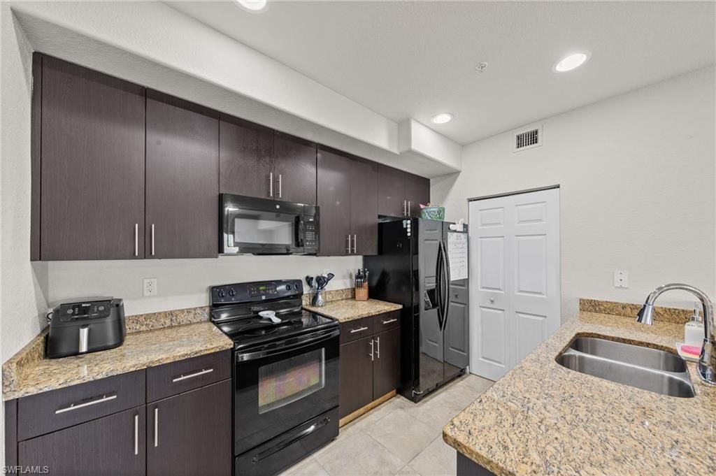 13160 Bella Casa Cir, Unit 2111, Fort Myers, FL 33966 Photo