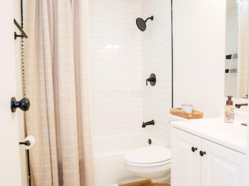 2027 Shawbury Court W, Columbus, OH 43229 Photo 18