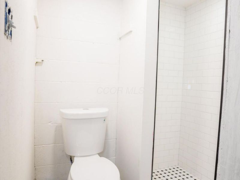 2027 Shawbury Court W, Columbus, OH 43229 Photo 27