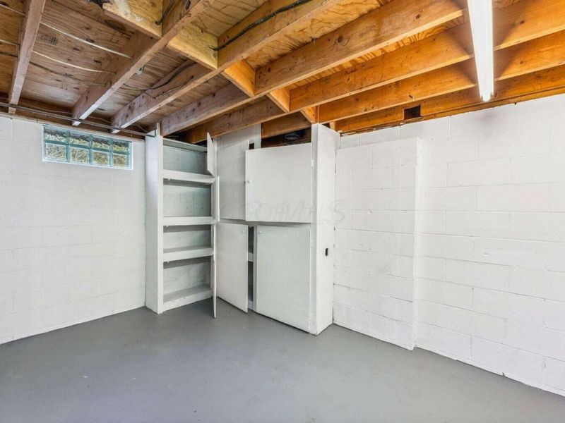 2027 Shawbury Court W, Columbus, OH 43229 Photo 29