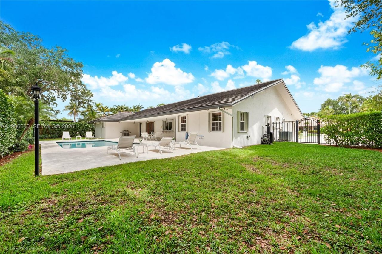 10422 SW 121st St, Miami, FL 33176 Photo