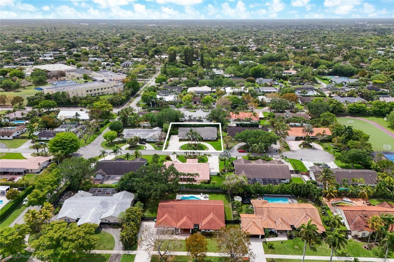 10422 SW 121st St, Miami, FL 33176 Photo