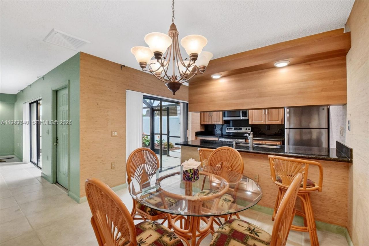 7114 71st Way, West Palm Beach, FL 33407 Photo