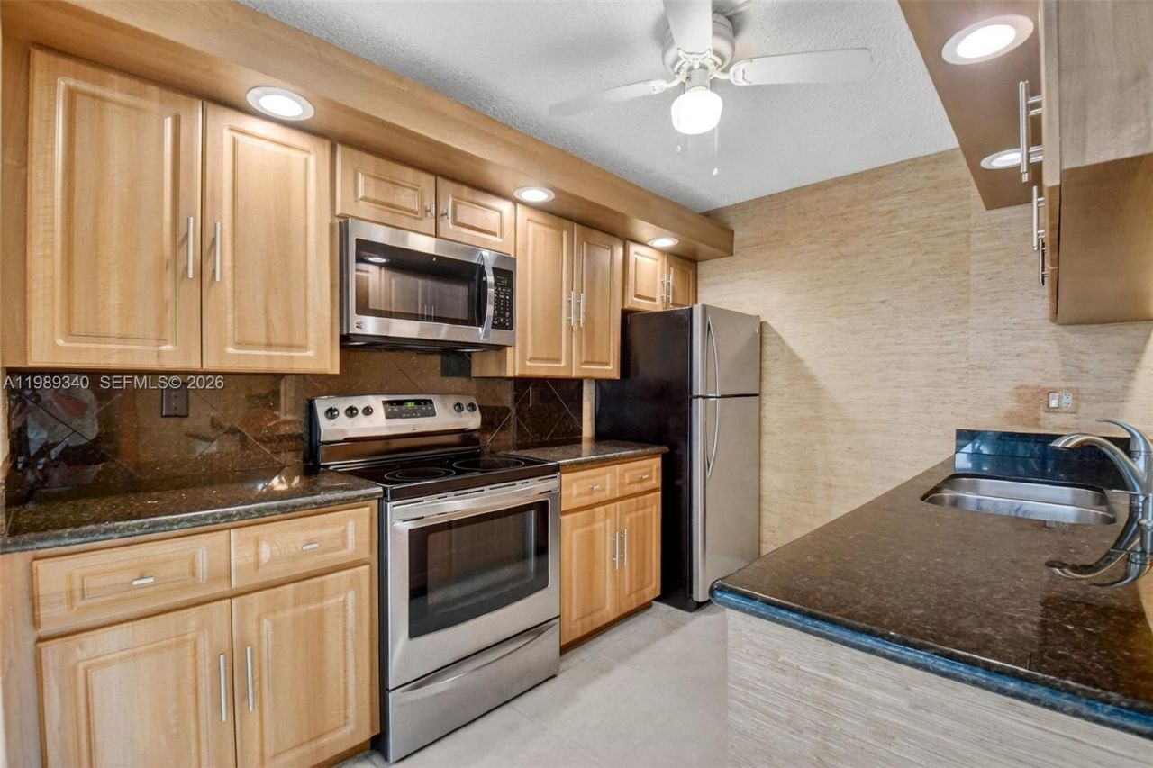 7114 71st Way, West Palm Beach, FL 33407 Photo