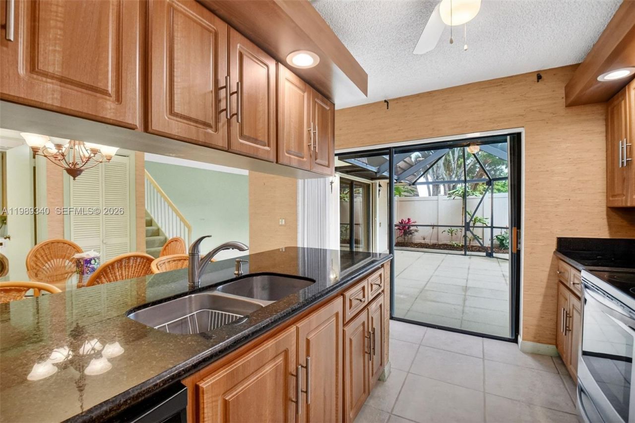 7114 71st Way, West Palm Beach, FL 33407 Photo