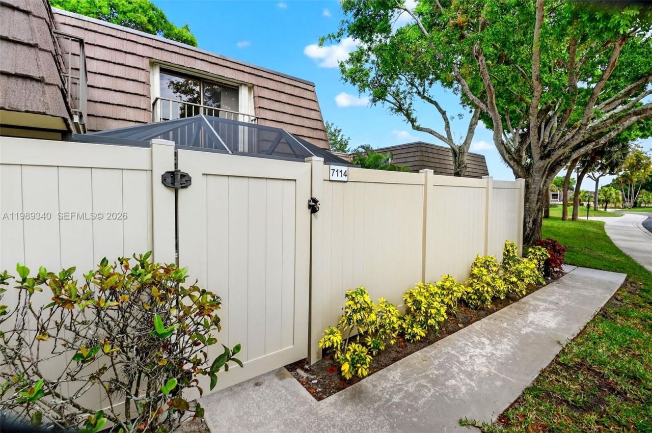 7114 71st Way , West Palm Beach, FL 33407 Photo