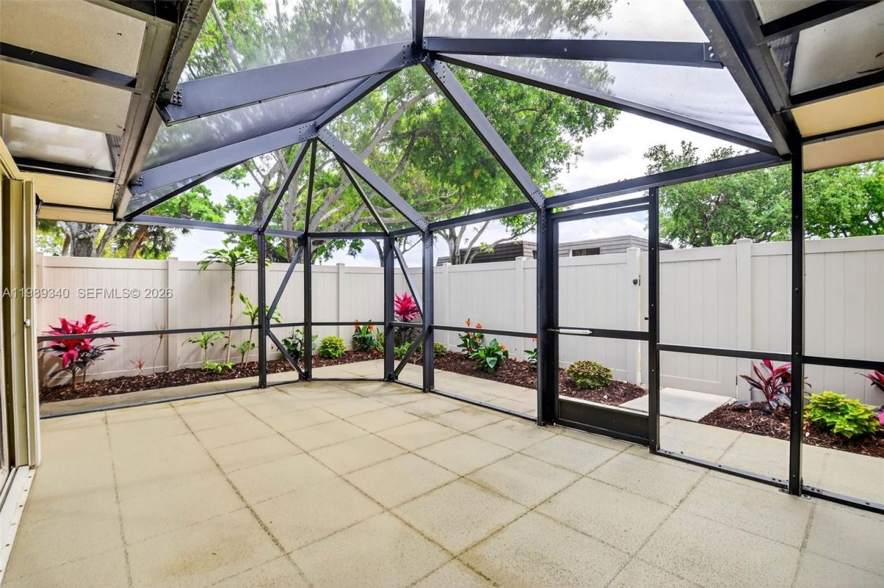 7114 71st Way, West Palm Beach, FL 33407 Photo