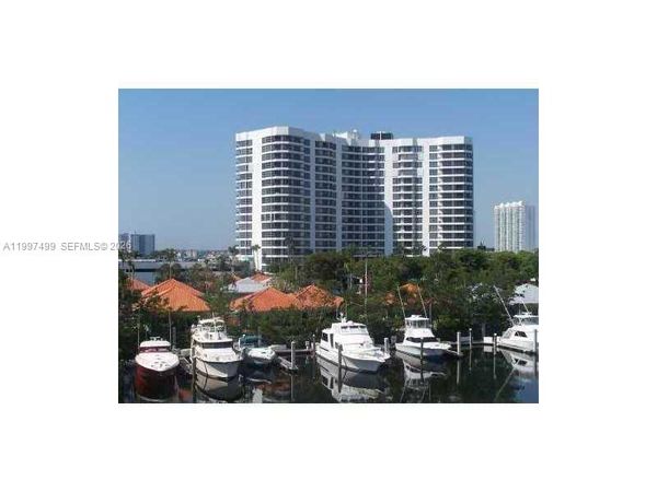 3600 MYSTIC POINTE DR, Unit 1504, Aventura, FL 33180