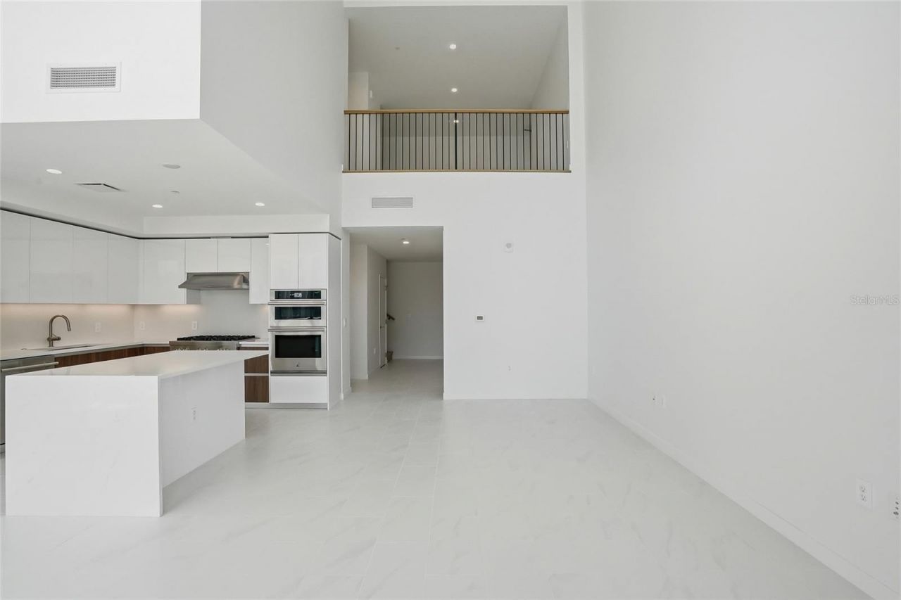 400 Central Avenue, Unit 301, Saint Petersburg, FL 33701 Photo