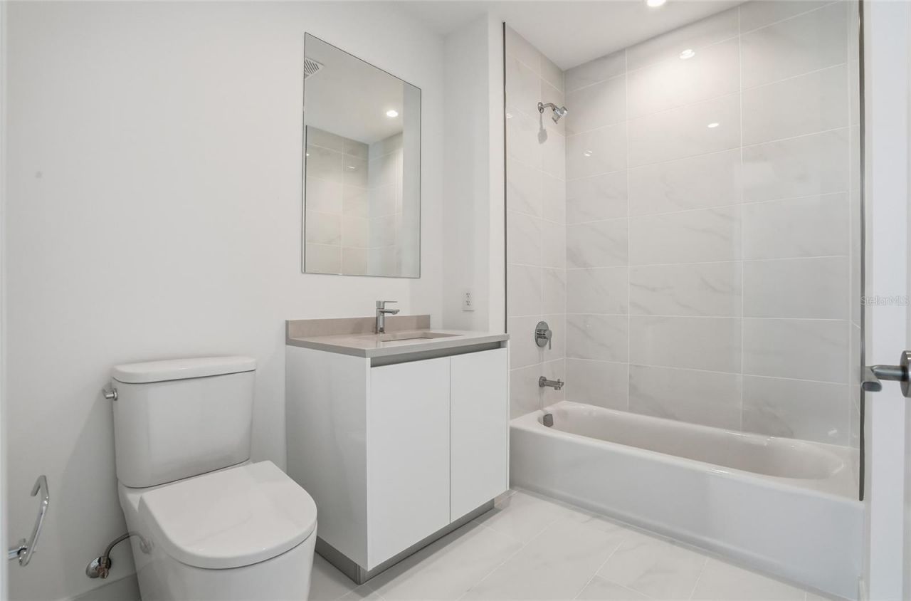 400 Central Avenue, Unit 301, Saint Petersburg, FL 33701 Photo