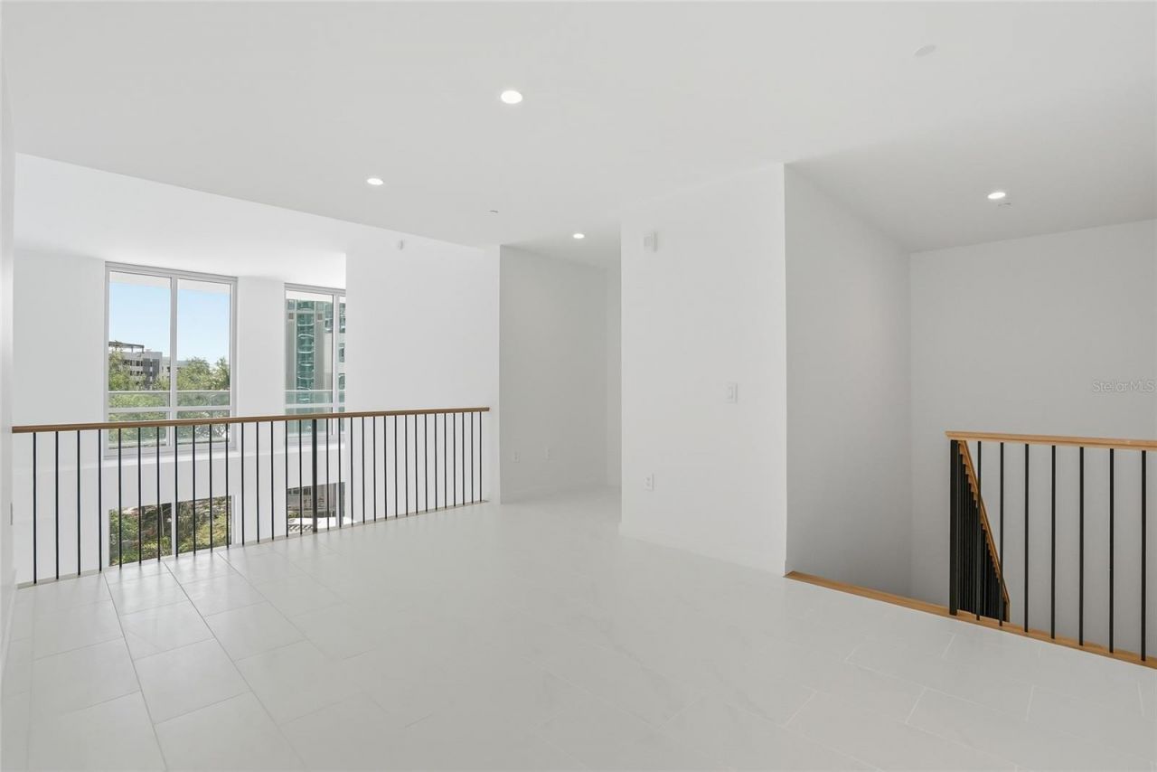 400 Central Avenue, Unit 301, Saint Petersburg, FL 33701 Photo