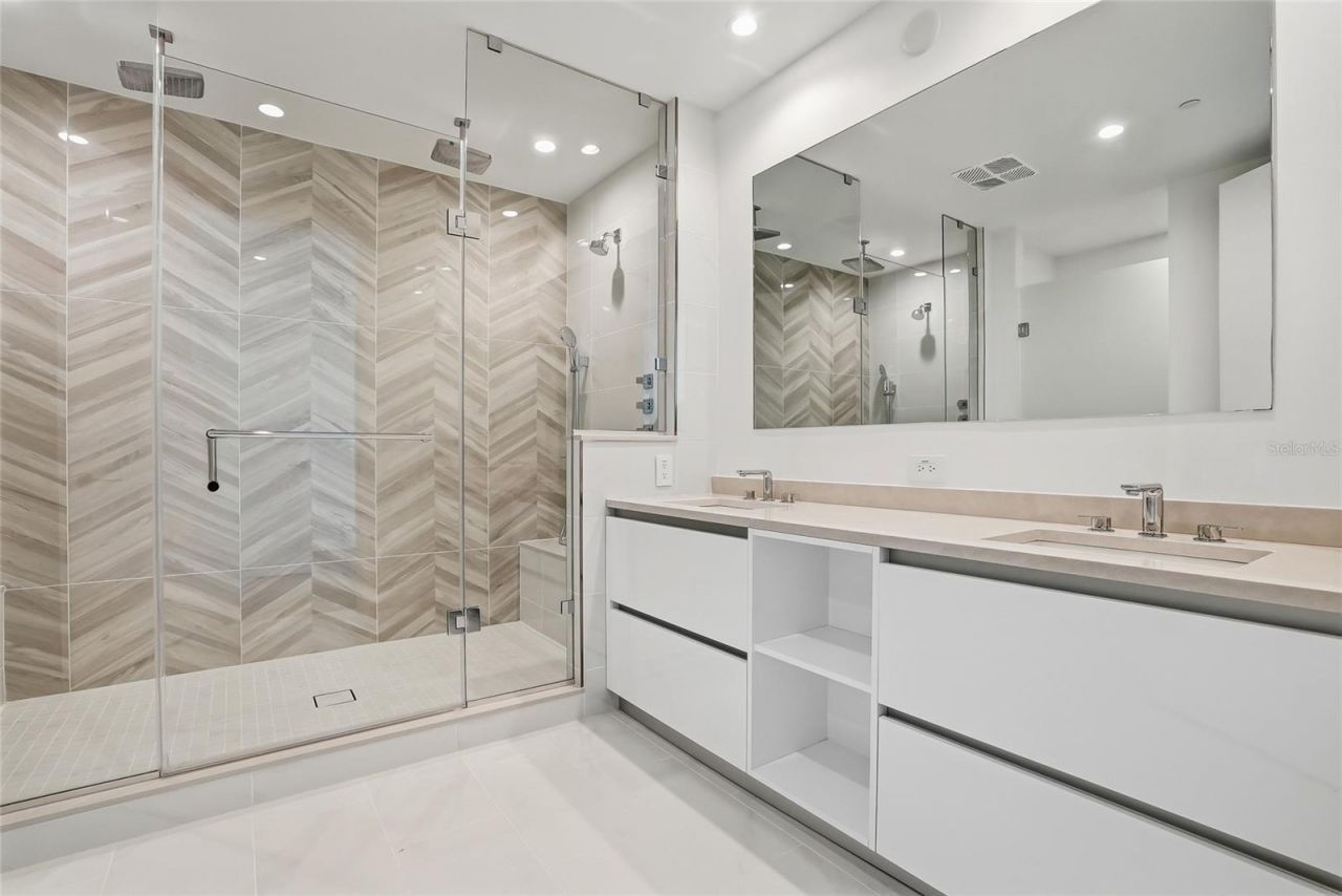 400 Central Avenue, Unit 301, Saint Petersburg, FL 33701 Photo