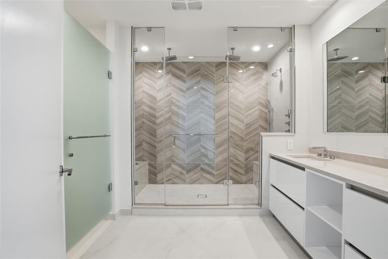 400 Central Avenue, Unit 301, Saint Petersburg, FL 33701 Photo