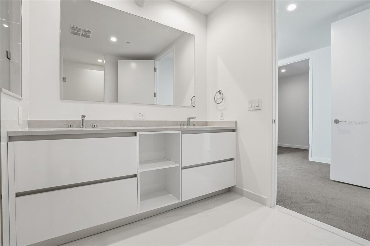 400 Central Avenue, Unit 301, Saint Petersburg, FL 33701 Photo