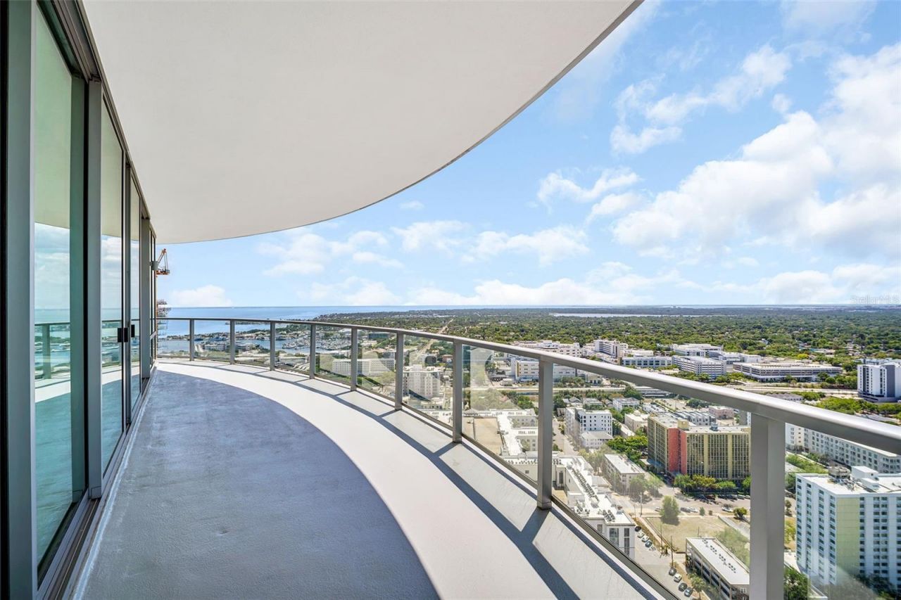 400 Central Avenue, Unit 3401, Saint Petersburg, FL 33701 Photo