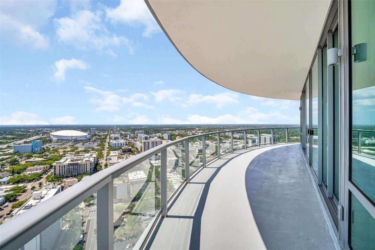 400 Central Avenue, Unit 3401, Saint Petersburg, FL 33701 Photo