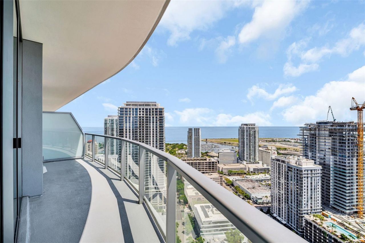 400 Central Avenue, Unit 3401, Saint Petersburg, FL 33701 Photo