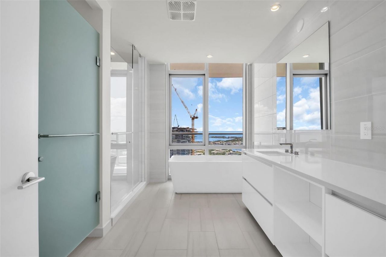 400 Central Avenue, Unit 3401, Saint Petersburg, FL 33701 Photo