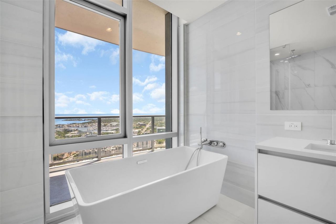 400 Central Avenue, Unit 3401, Saint Petersburg, FL 33701 Photo