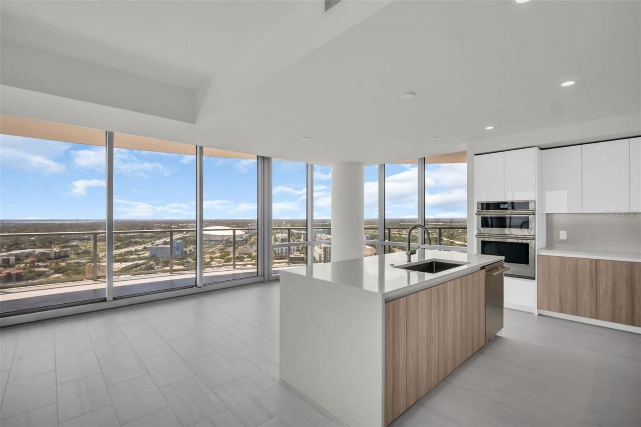 400 Central Avenue, Unit 3401, Saint Petersburg, FL 33701 Photo