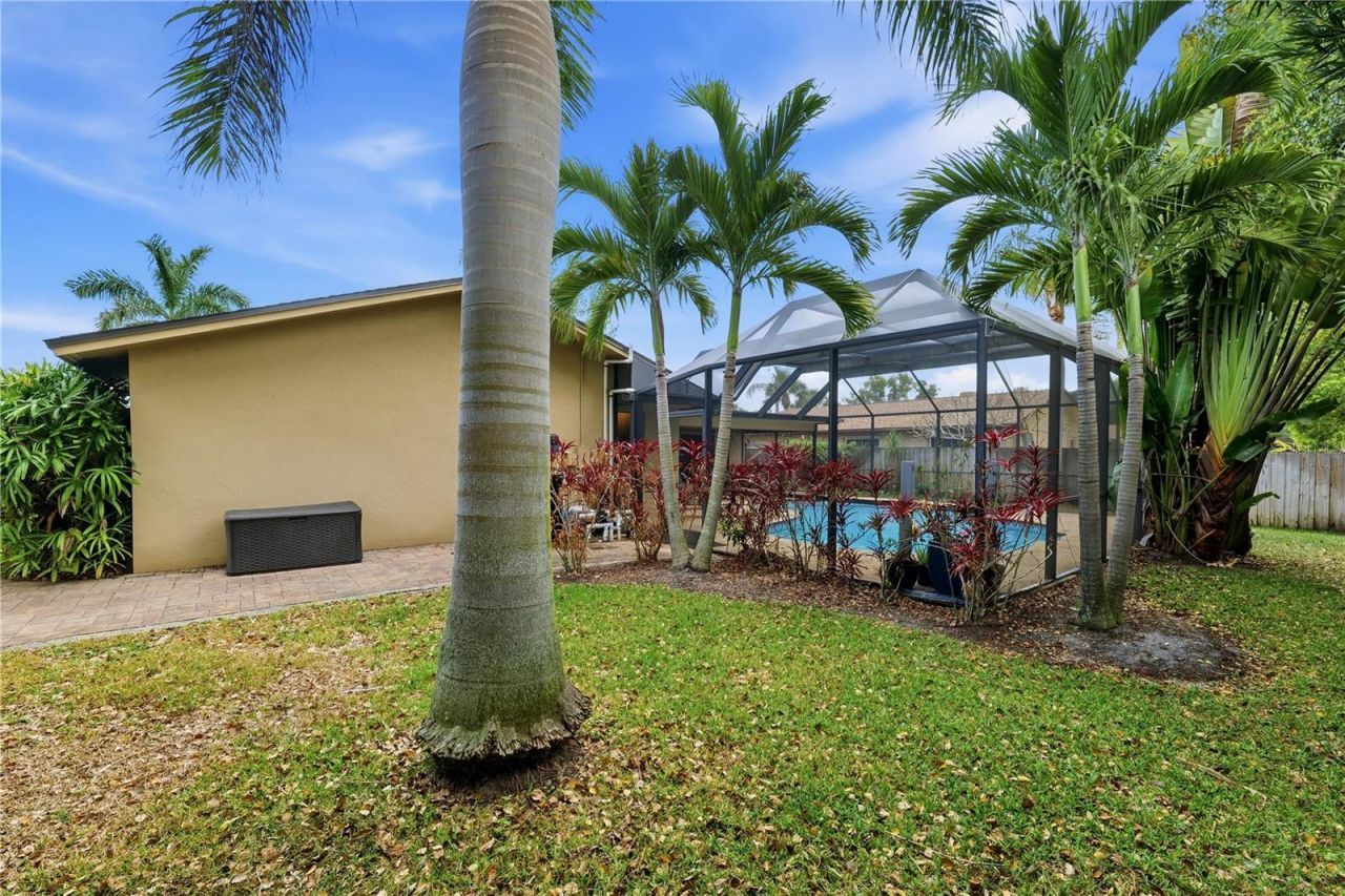 10062 121st Street , Seminole, FL 33772 Photo