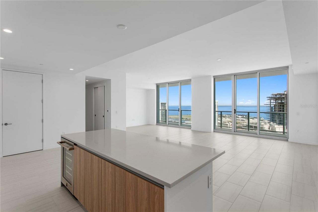 400 Central Avenue, Unit 3005, Saint Petersburg, FL 33701 Photo
