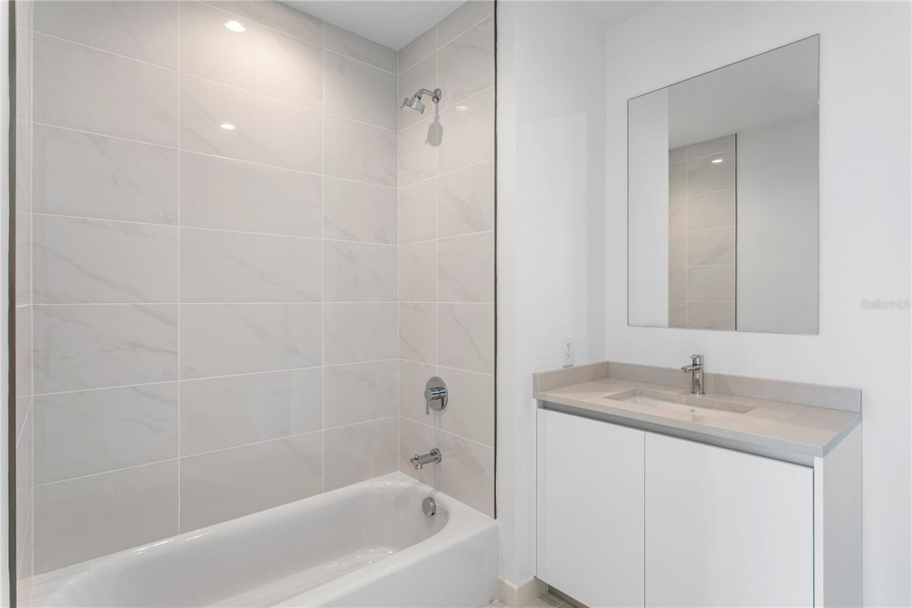 400 Central Avenue, Unit 3005, Saint Petersburg, FL 33701 Photo