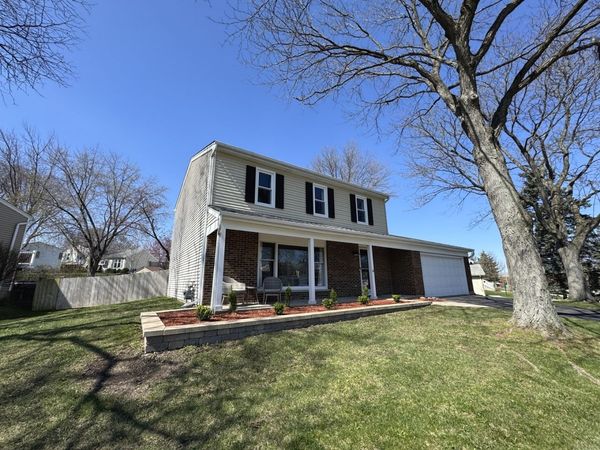 745 Buffalo Circle , Carol Stream, IL 60188