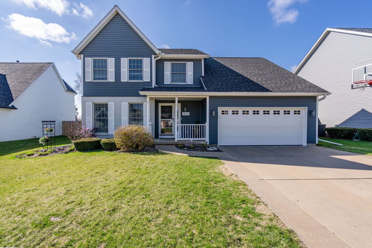 1419 W 51st Street, Davenport, IA 52806 Main Photo