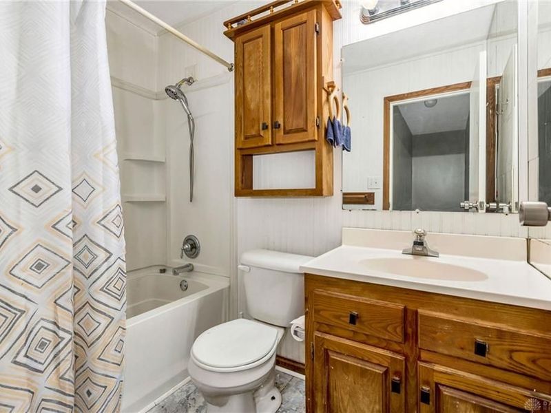 1010 E Crescentville Road, West Chester, OH 45246 Photo 19