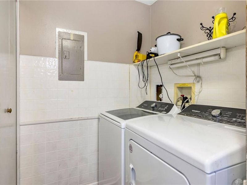 1010 E Crescentville Road, West Chester, OH 45246 Photo 2