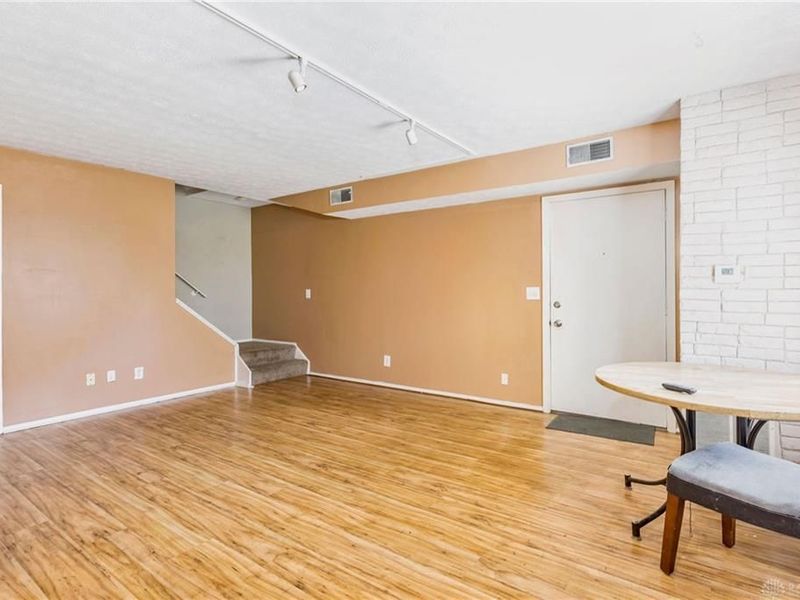 1010 E Crescentville Road, West Chester, OH 45246 Photo 6