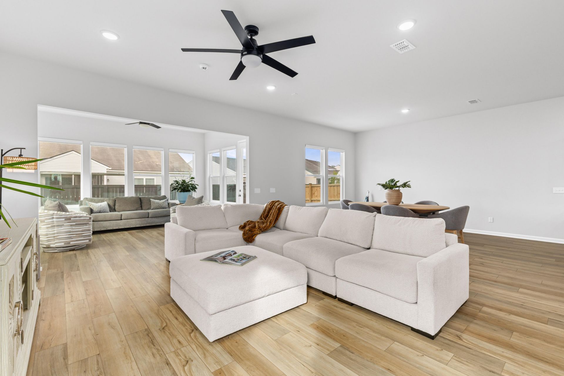 4127 Collins Drive Photo 8