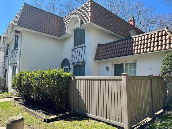 280 Brettonwoods Drive, Coram, NY 11727