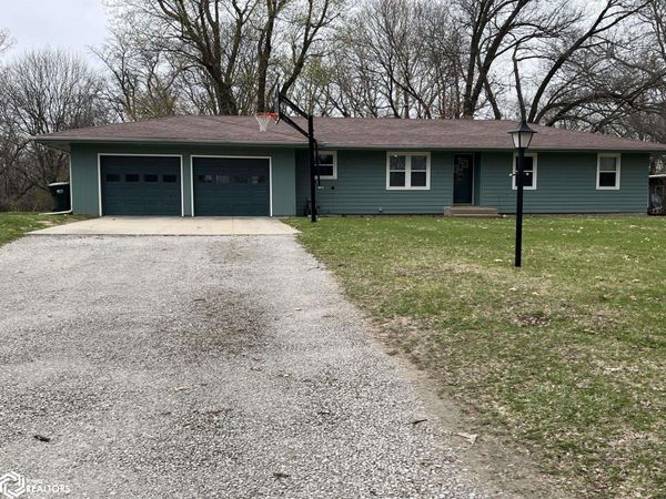 1 Walnut Drive, Oskaloosa, IA 52577