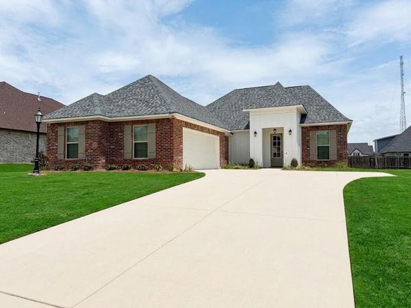 257 Woodcrest Drive, Stonewall, LA 71078