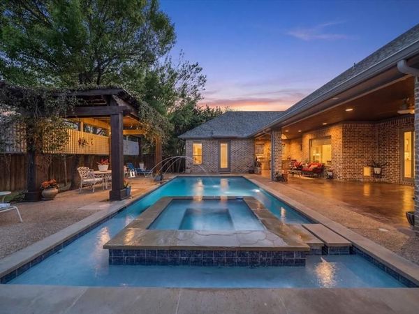 924 Joe Boy Court, DeSoto, TX 75115