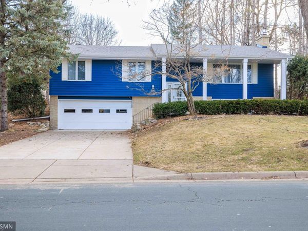 1397 Parkwood Drive , Woodbury, MN 55125