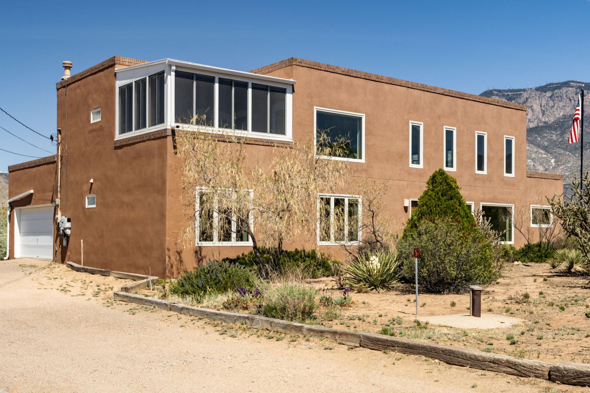 11207 Carmel Avenue Ne, Albuquerque, NM 87122 Main Photo