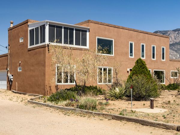 11207 Carmel Avenue NE, Albuquerque, NM 87122