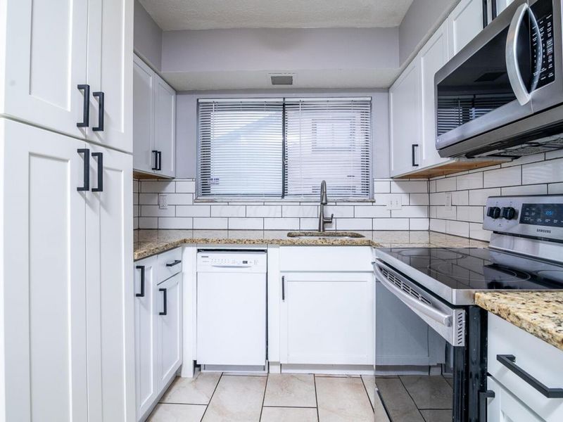 5260 Westbury Drive , Unit 14A, Columbus, OH 43228 Photo 19