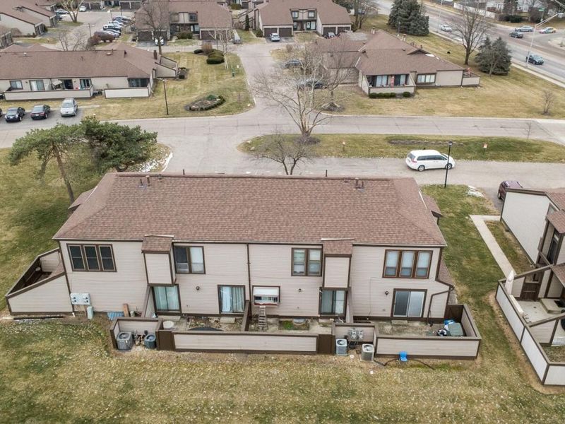 5260 Westbury Drive , Unit 14A, Columbus, OH 43228 Photo 4