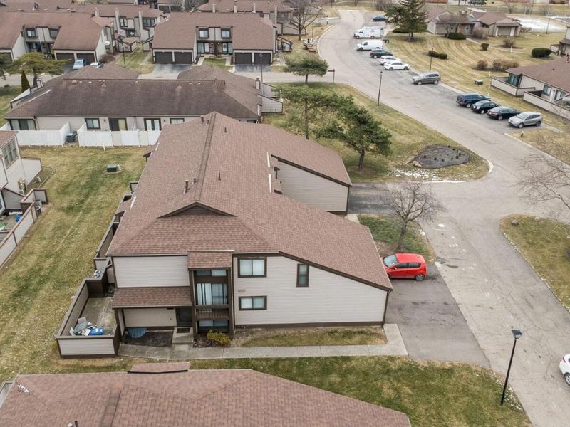 5260 Westbury Drive , Unit 14A, Columbus, OH 43228 Photo 6