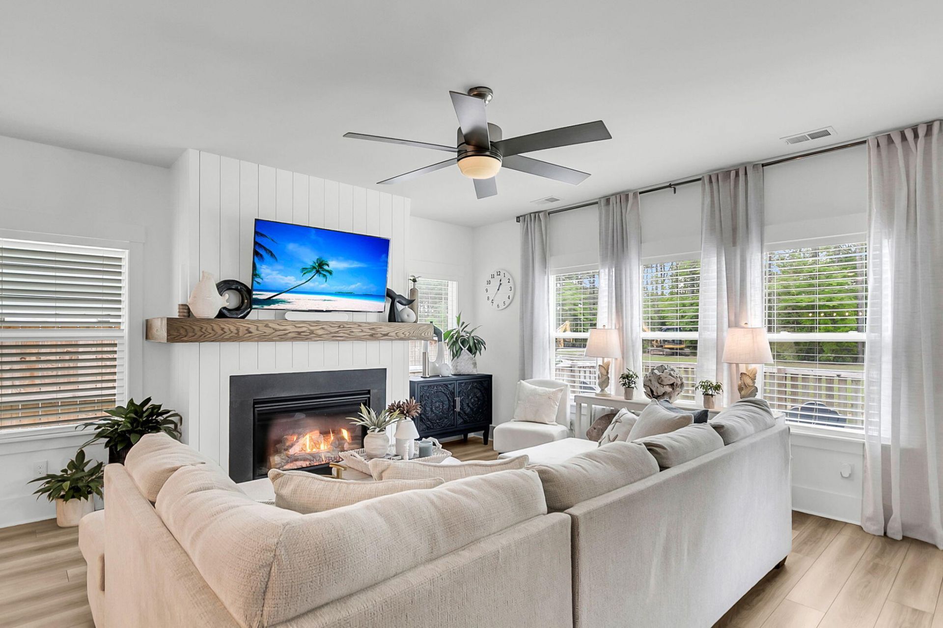 1414 Arabella Street Photo 7